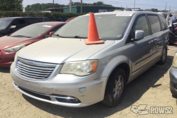 Photo of 2012 Chrysler Town & Country