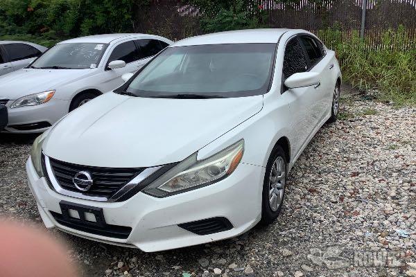Photo of 2016 Nissan Altima