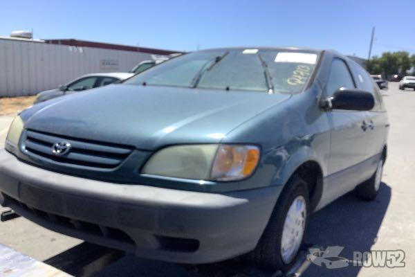 Photo of 2001 Toyota Sienna