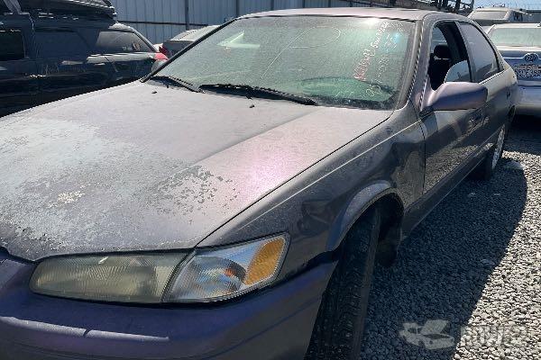 Photo of 1999 Toyota Camry