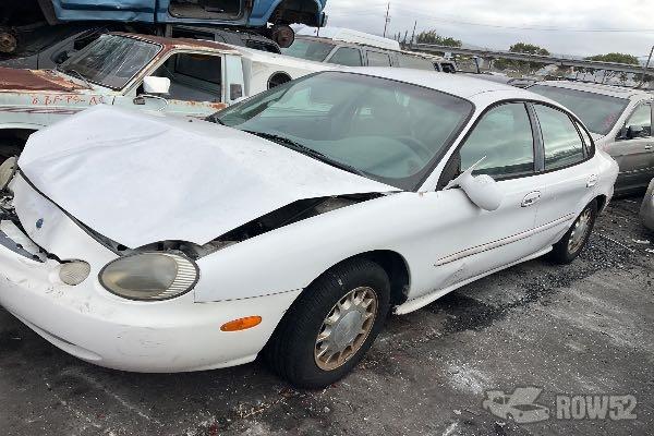 Photo of 1996 Ford Taurus