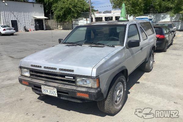 Photo of 1988 Nissan Pathfinder