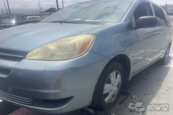 Photo of 2004 Toyota Sienna