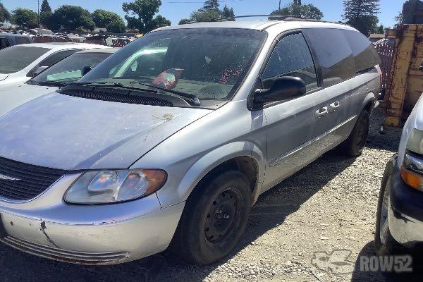 Photo of 2002 Chrysler Town & Country