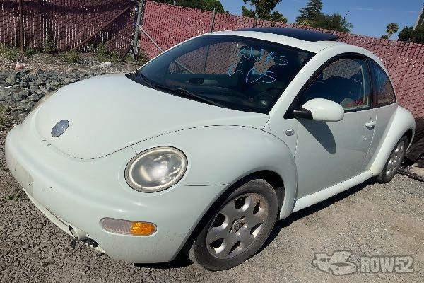 Photo of 2002 Volkswagen New Beetle