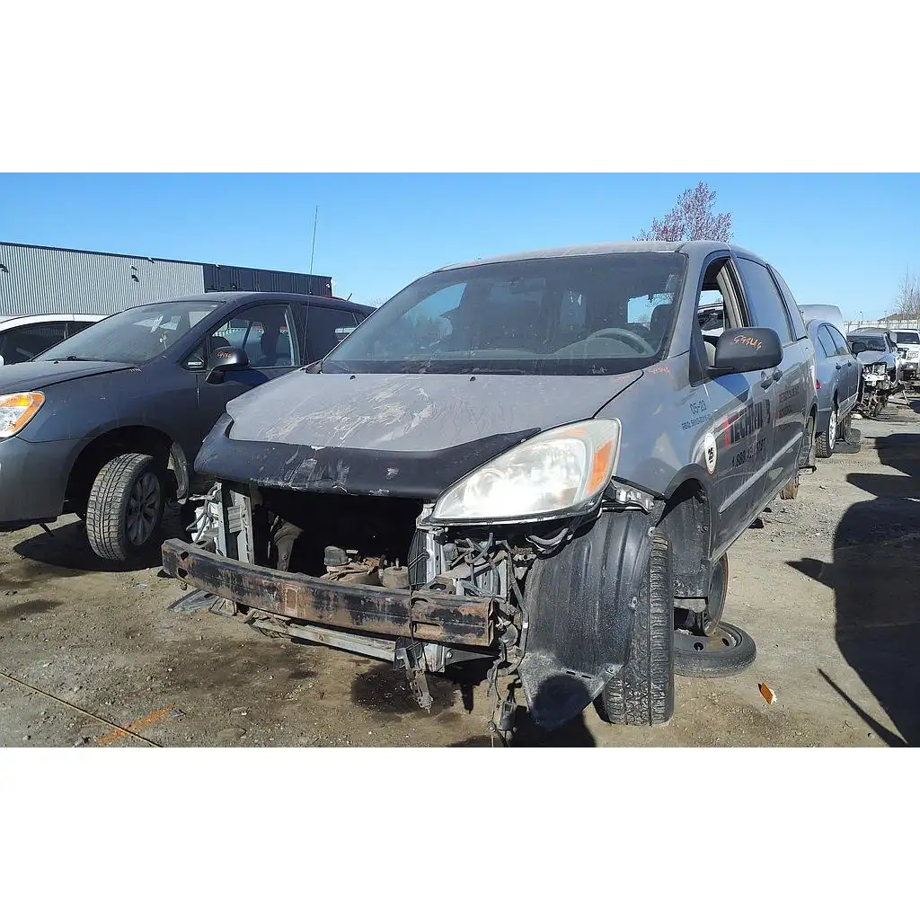 Photo of 2005 Toyota Sienna