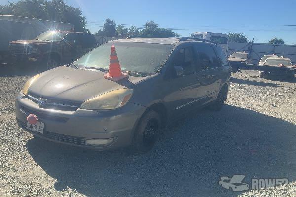 Photo of 2005 Toyota Sienna