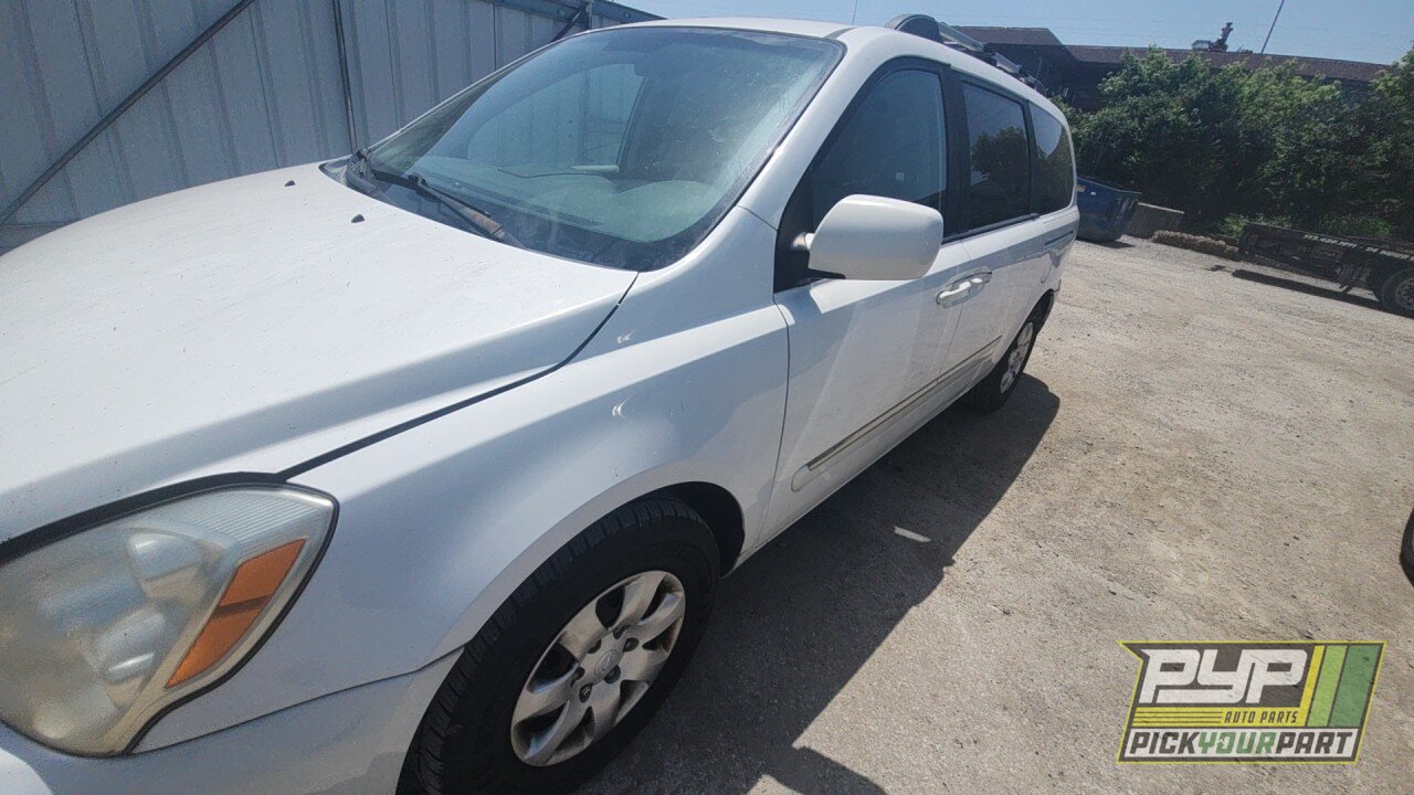 Photo of 2008 Hyundai Entourage