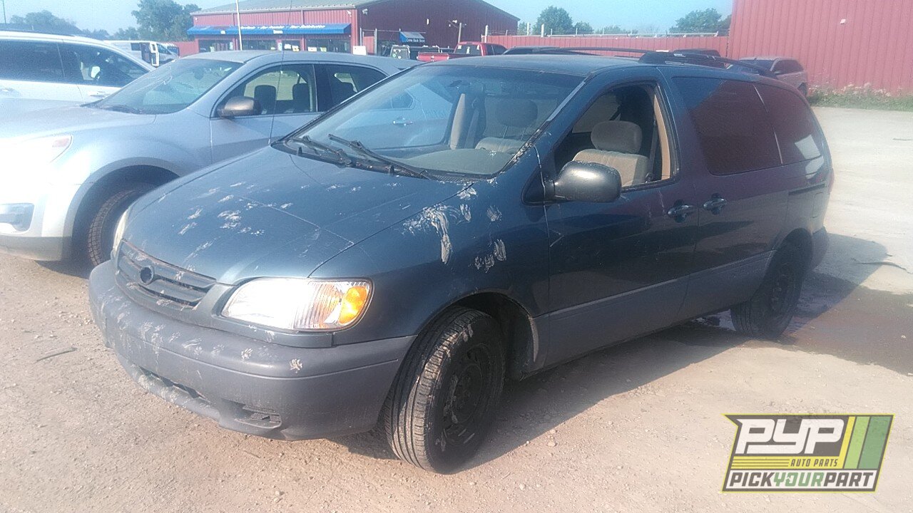 Photo of 2002 Toyota Sienna