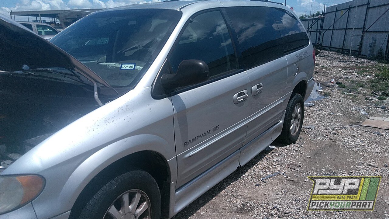 Photo of 2003 Chrysler Town & Country