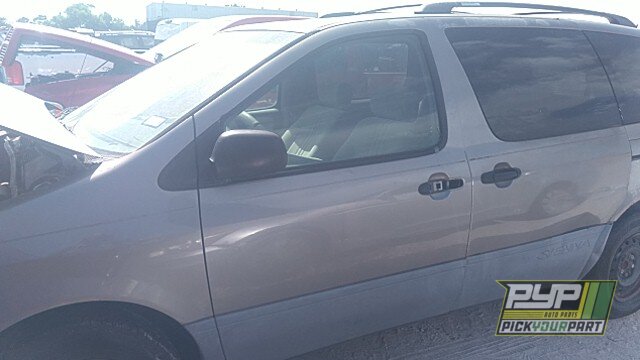 Photo of 1999 Toyota Sienna
