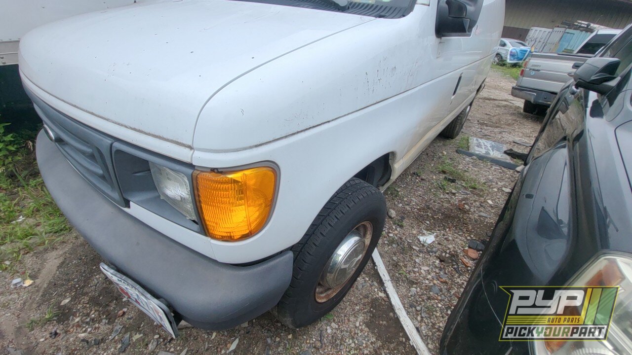 Photo of 2004 Ford E-350 Super Duty