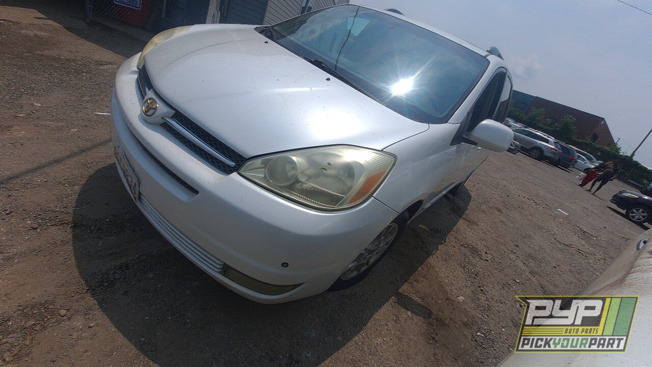Photo of 2005 Toyota Sienna