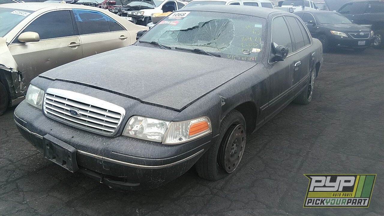 Photo of 2005 Ford Crown Victoria
