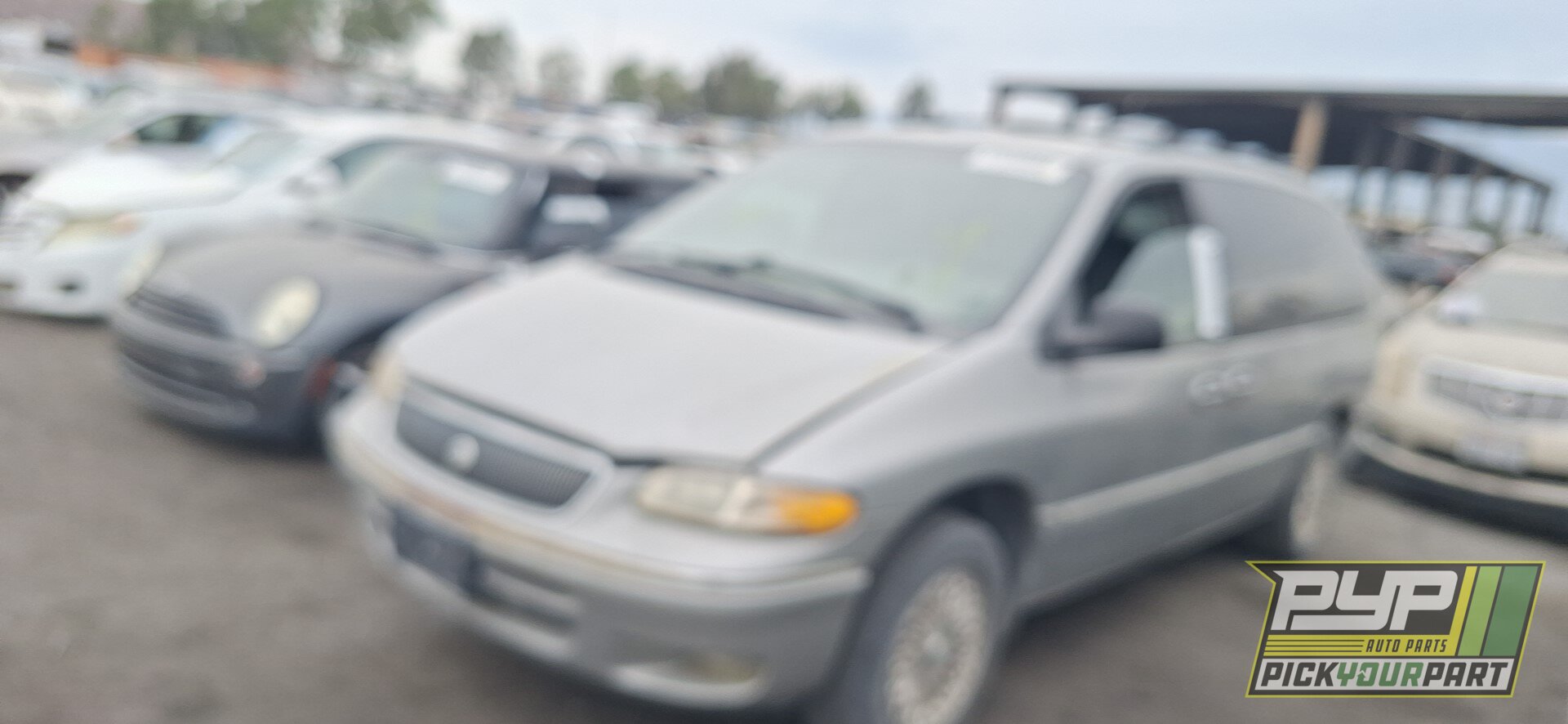 Photo of 1996 Chrysler Town & Country