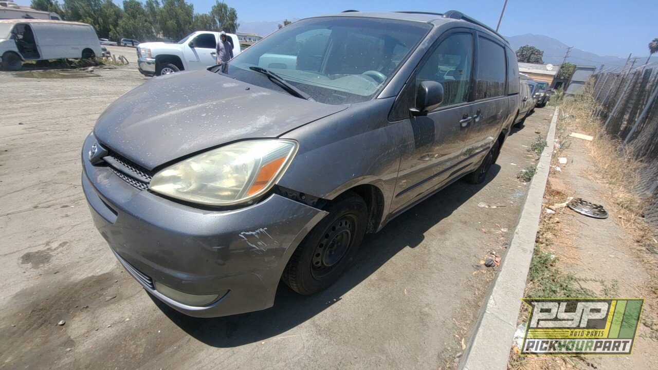 Photo of 2005 Toyota Sienna