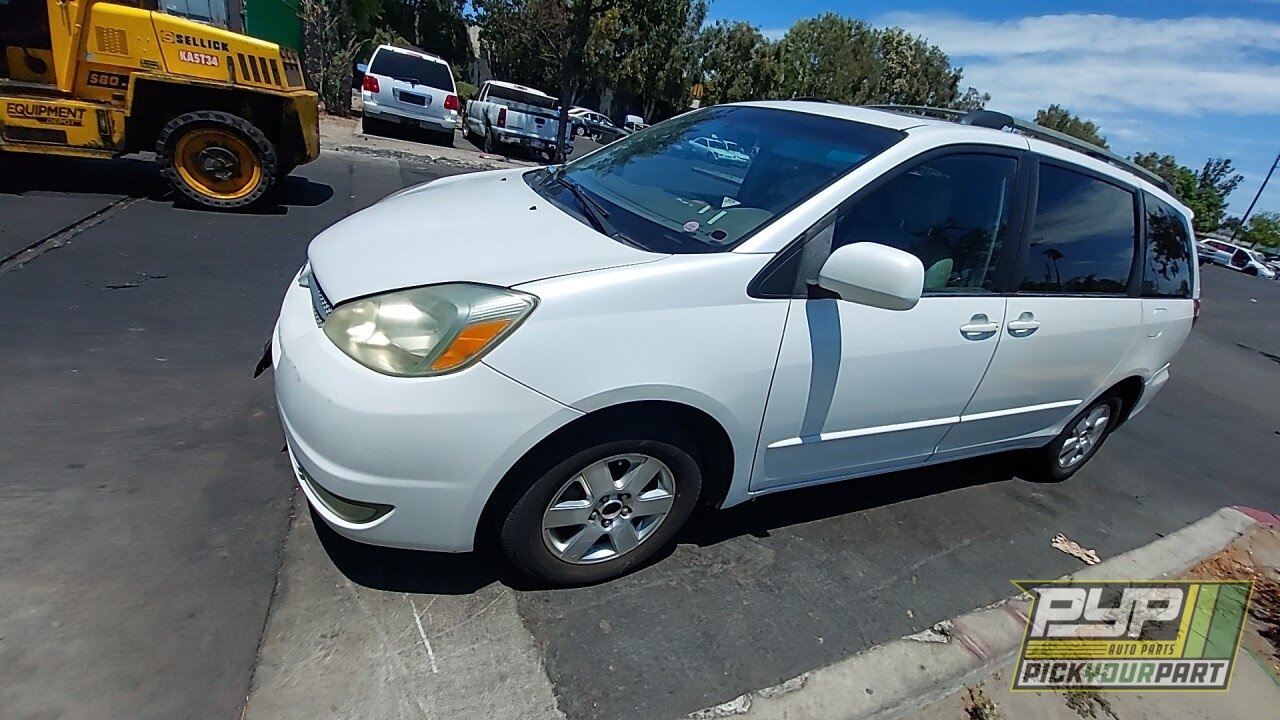 Photo of 2004 Toyota Sienna