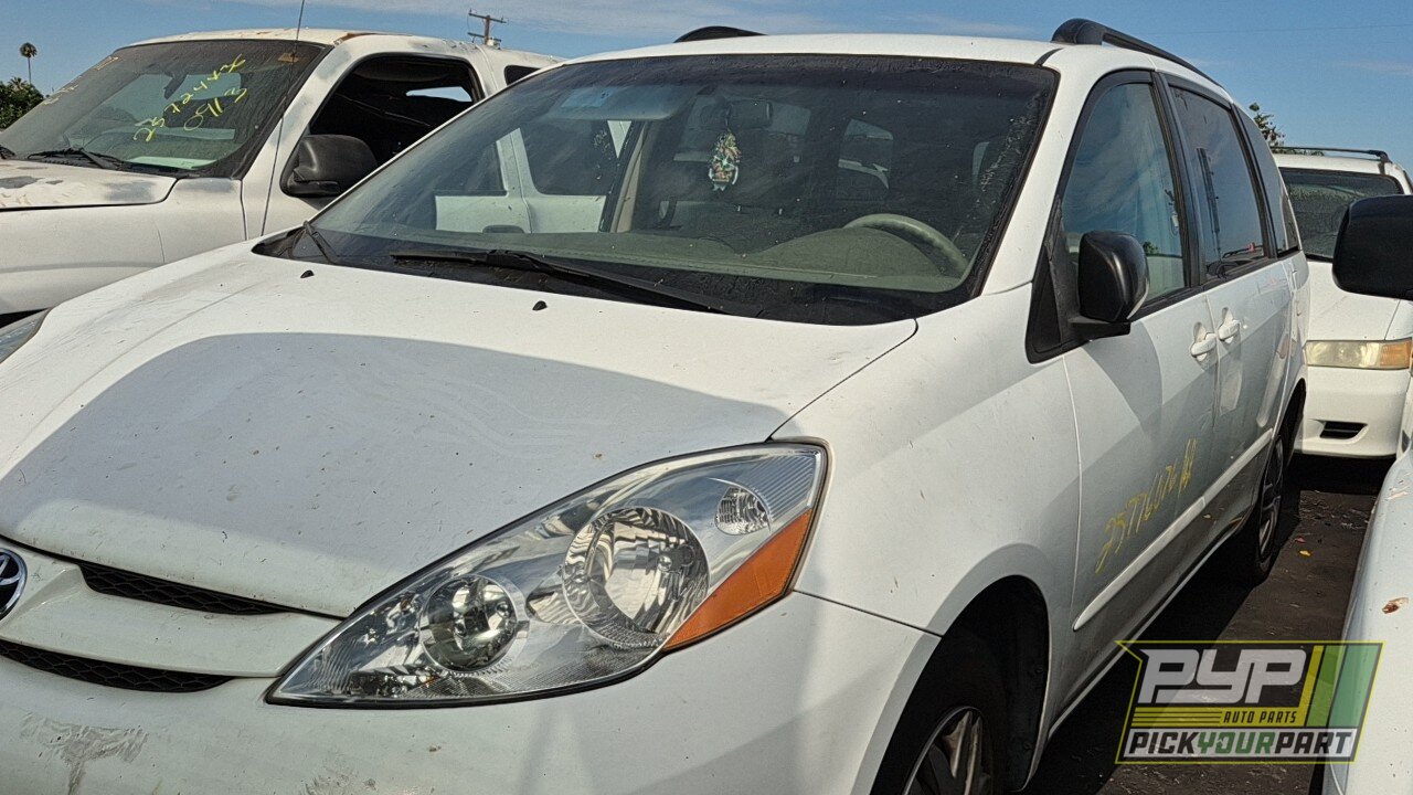 Photo of 2010 Toyota Sienna