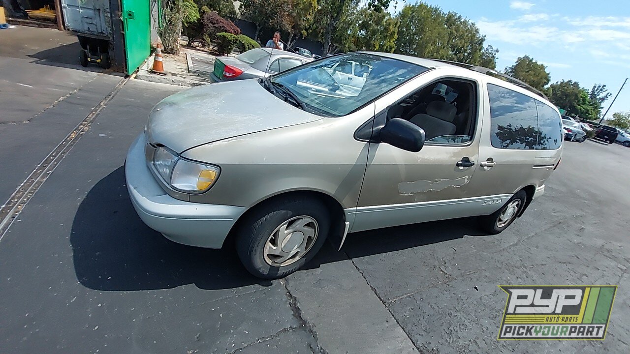 Photo of 2000 Toyota Sienna