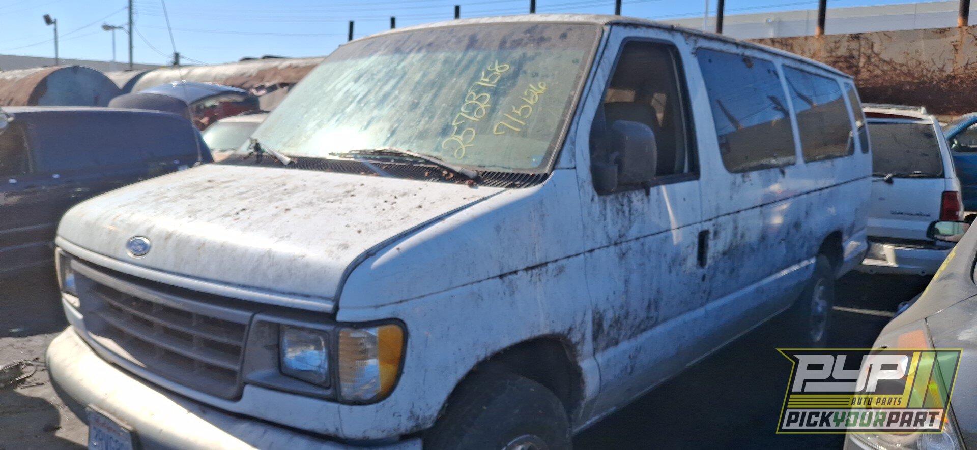 Photo of 1995 Ford E-350 Econoline Club Wagon
