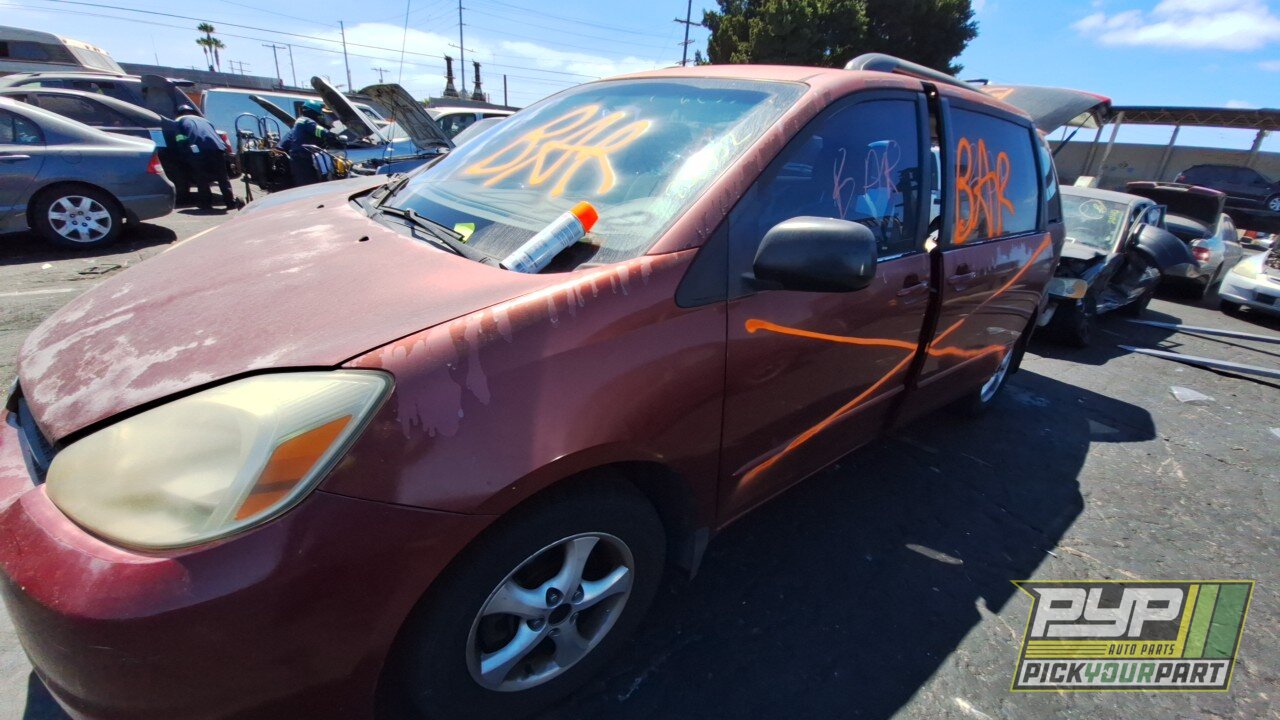 Photo of 2004 Toyota Sienna