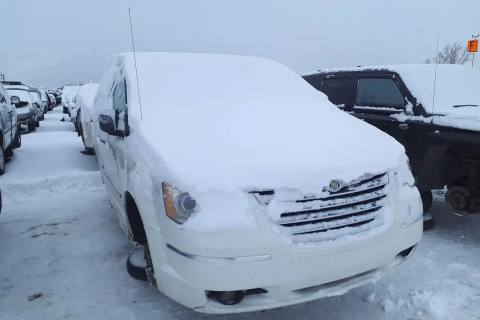 Photo of 2010 Chrysler Town & Country