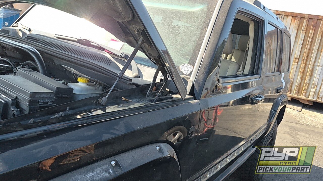 Photo of 2006 Jeep Commander