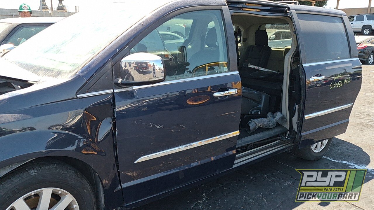 Photo of 2012 Chrysler Town & Country