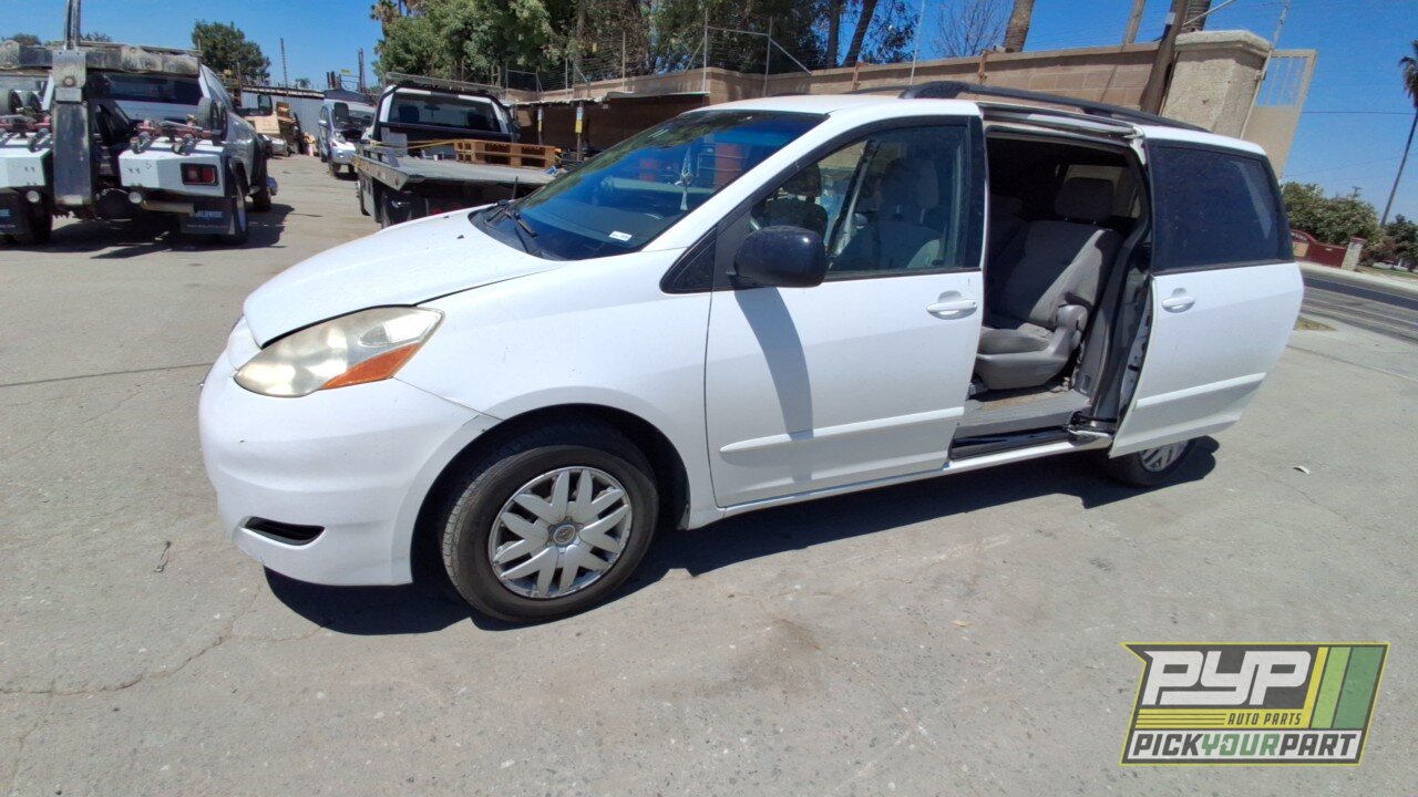 Photo of 2008 Toyota Sienna