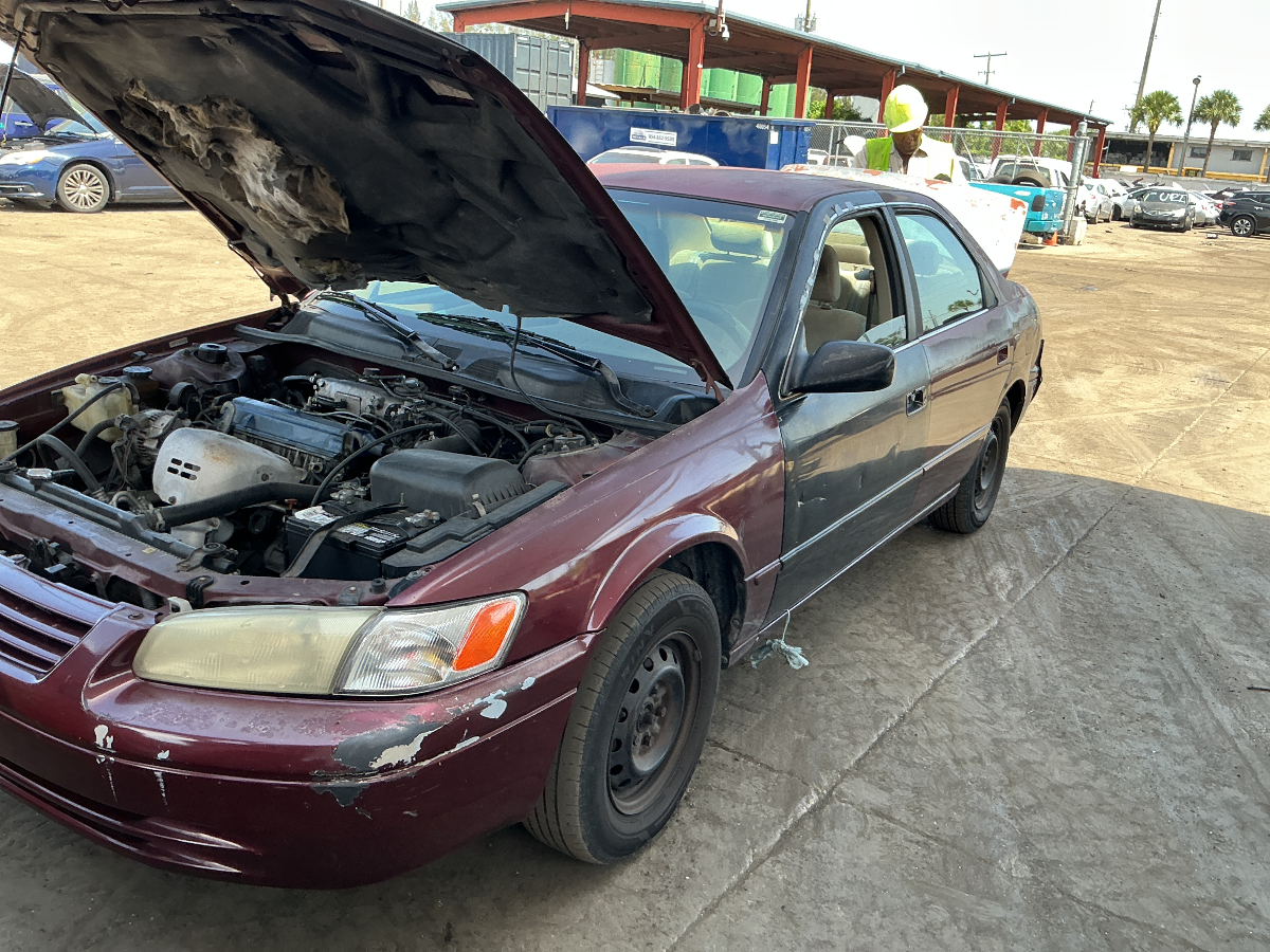 Photo of 1999 Toyota Camry