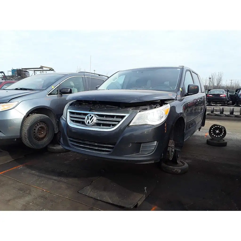 Photo of 2011 Volkswagen Routan