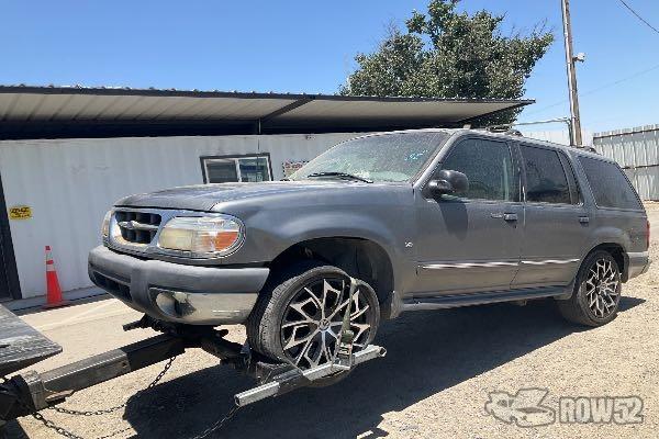 Photo of 1999 Ford Explorer