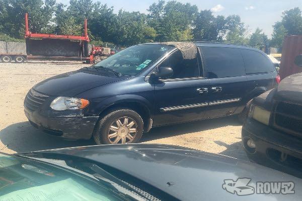Photo of 2007 Chrysler Town & Country