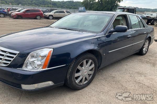 Photo of 2008 Cadillac DTS