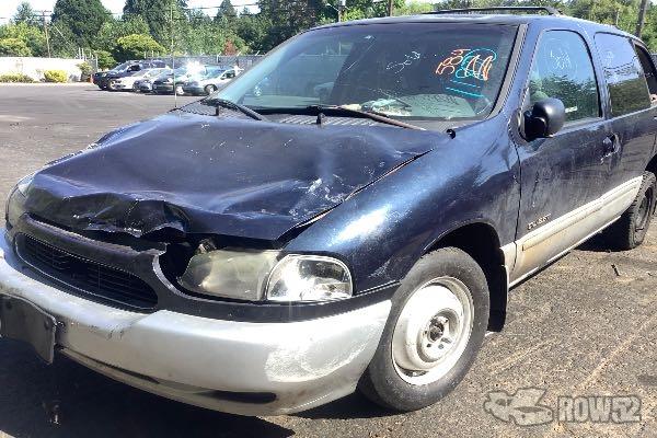 Photo of 2000 Nissan Quest