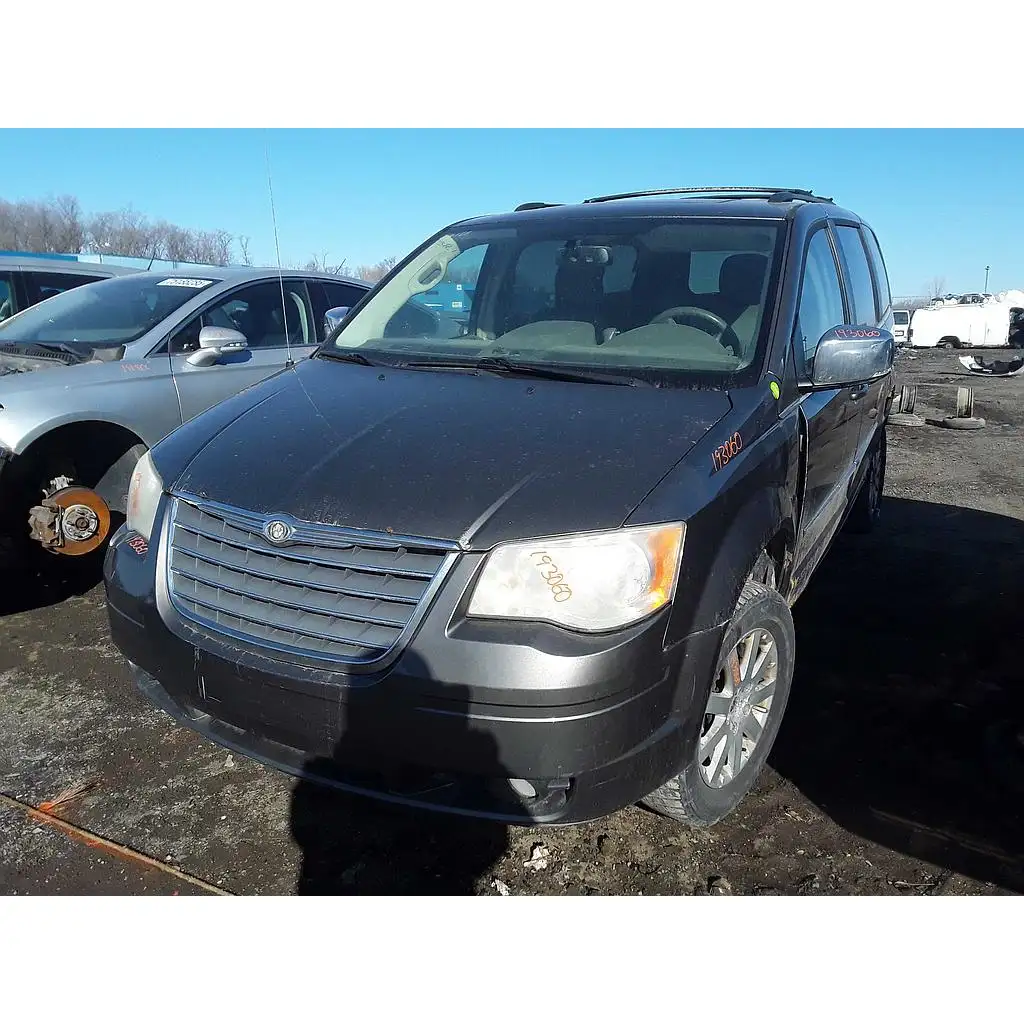 Photo of 2010 Chrysler Town & Country