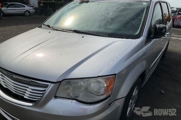 Photo of 2012 Chrysler Town & Country