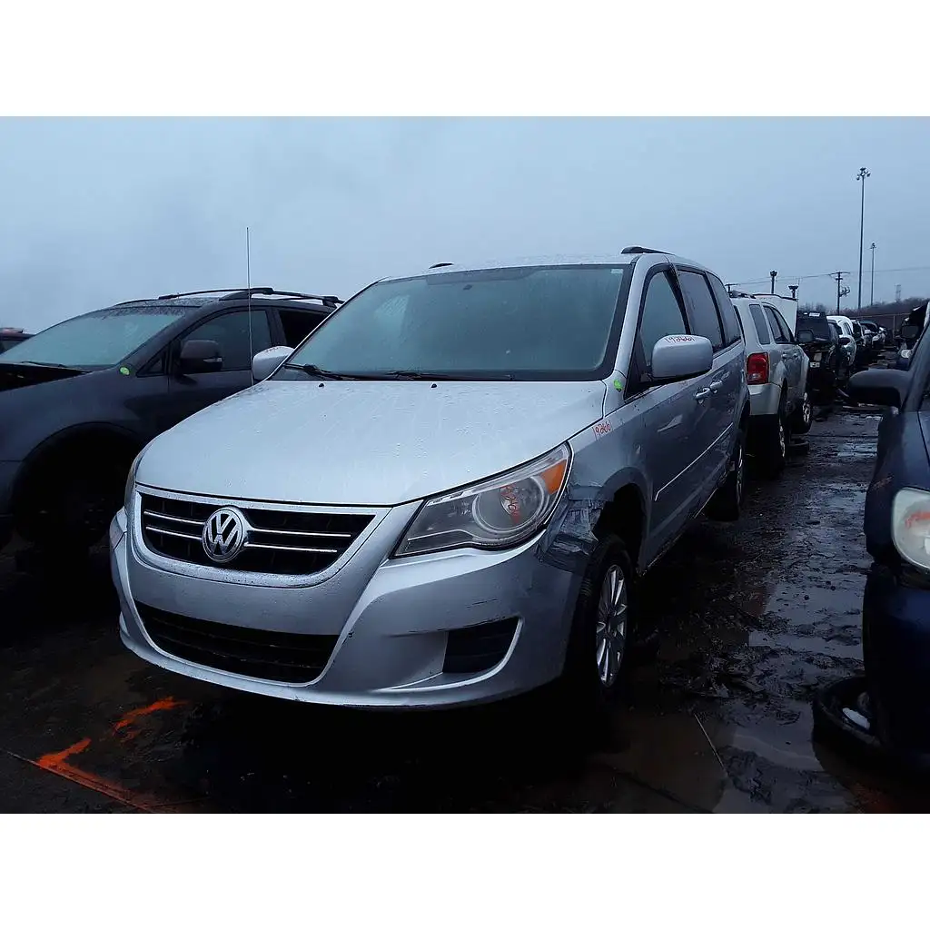 Photo of 2010 Volkswagen Routan