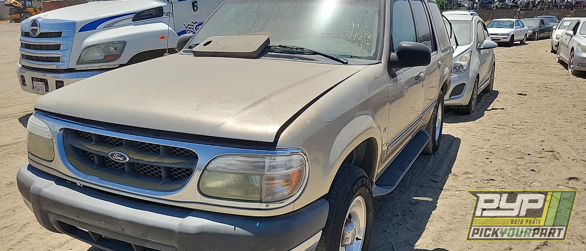 Photo of 1999 Ford Explorer