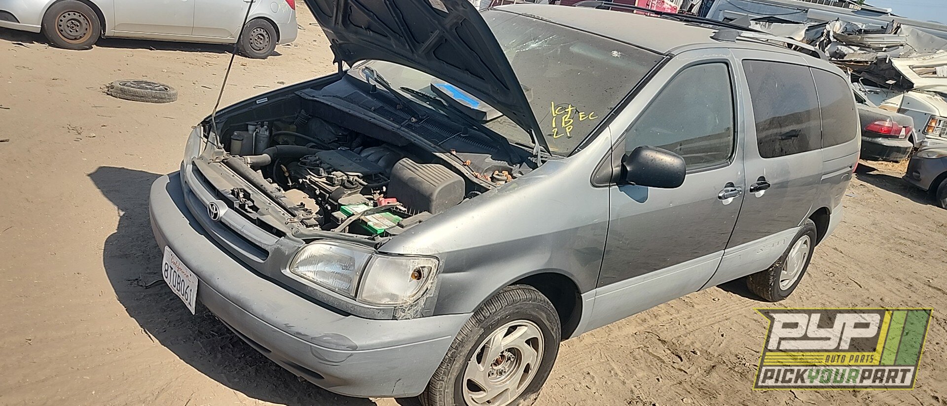 Photo of 1998 Toyota Sienna