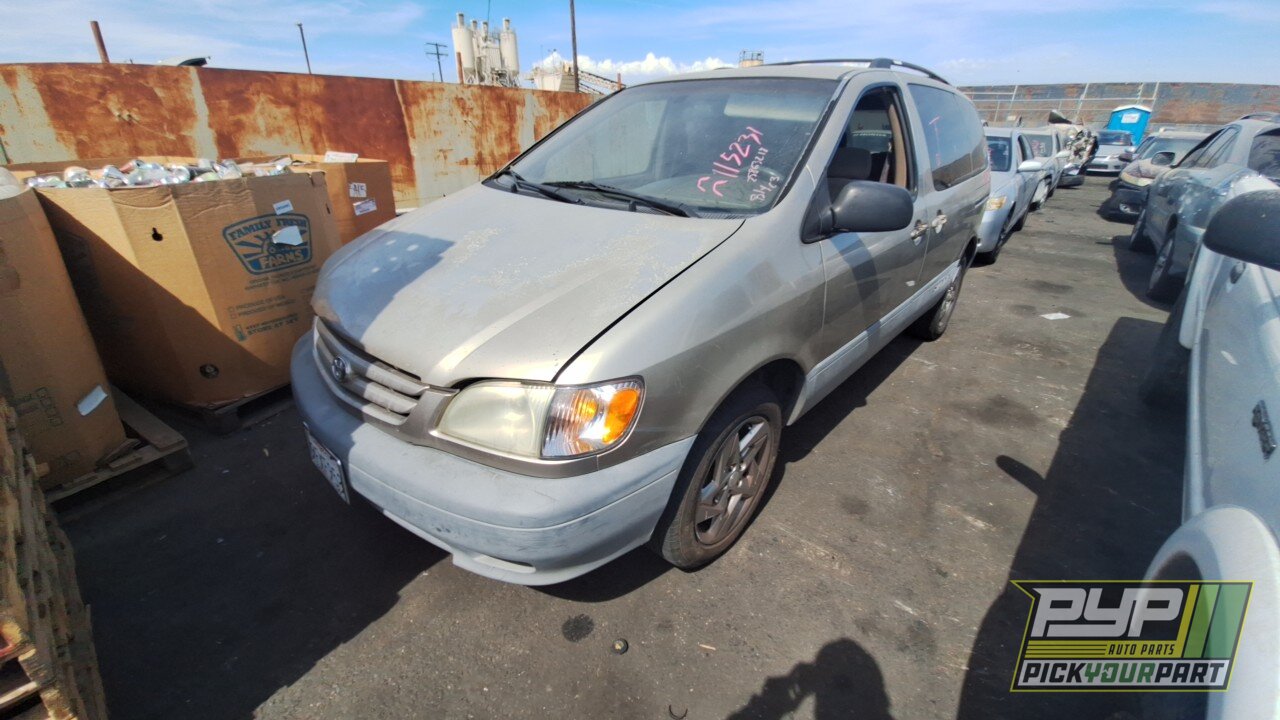 Photo of 2002 Toyota Sienna