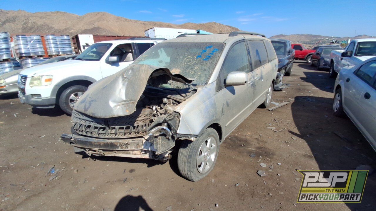 Photo of 2004 Toyota Sienna