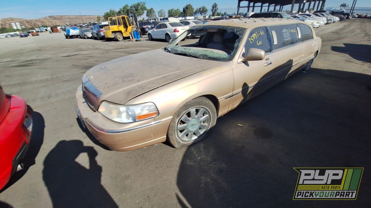 Photo of 2005 Lincoln Town Car