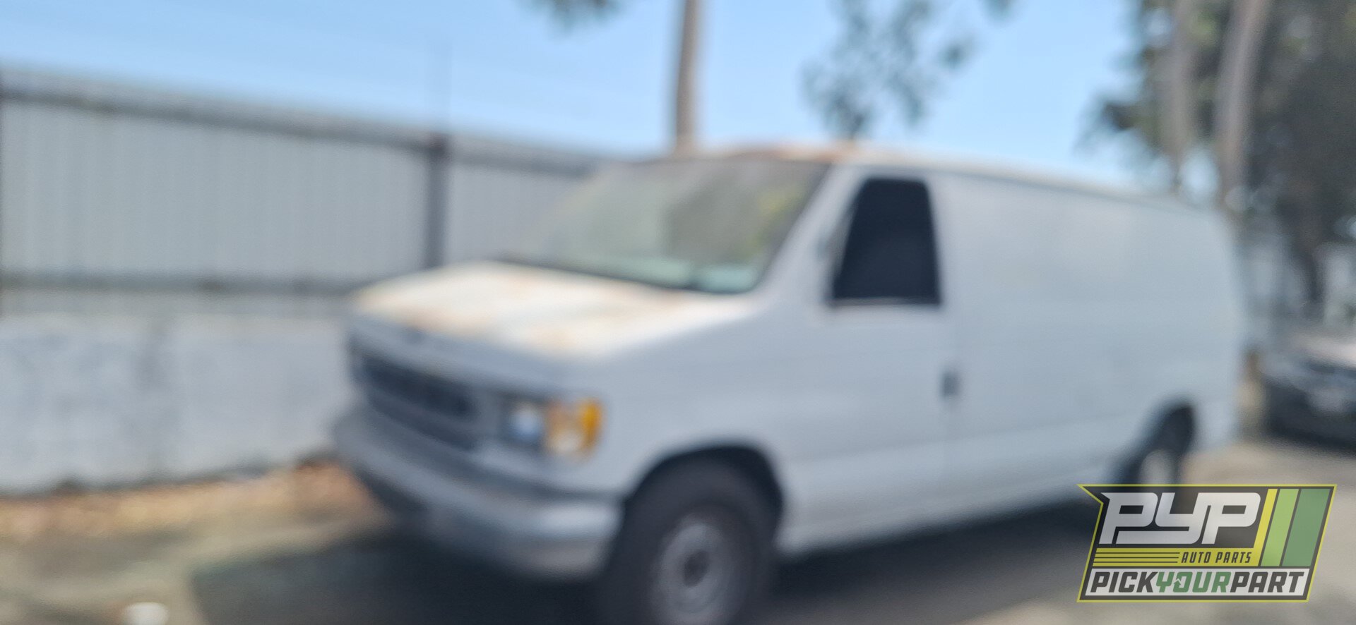 Photo of 1998 Ford E-150 Econoline