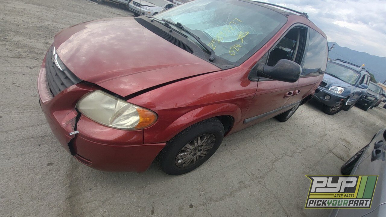 Photo of 2005 Chrysler Town & Country