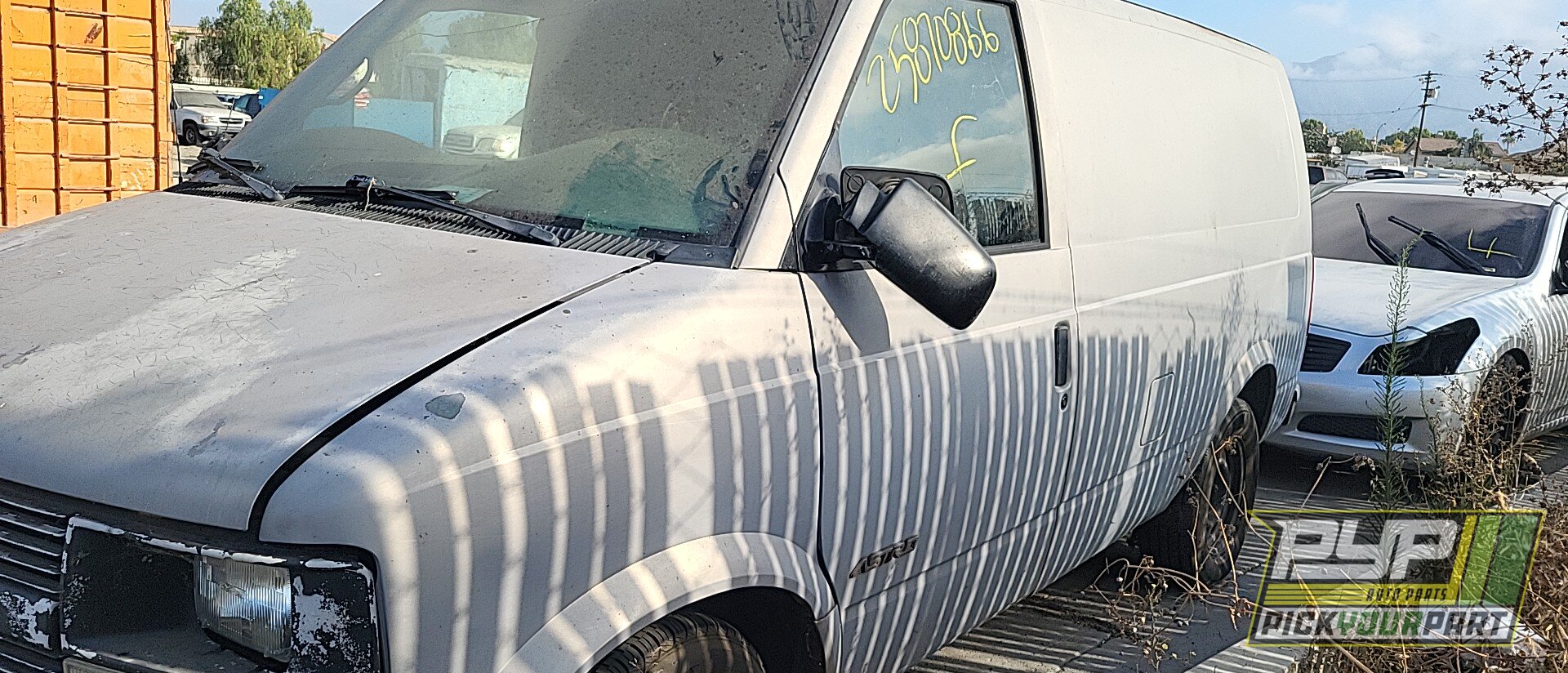 Photo of 1999 Chevrolet Astro