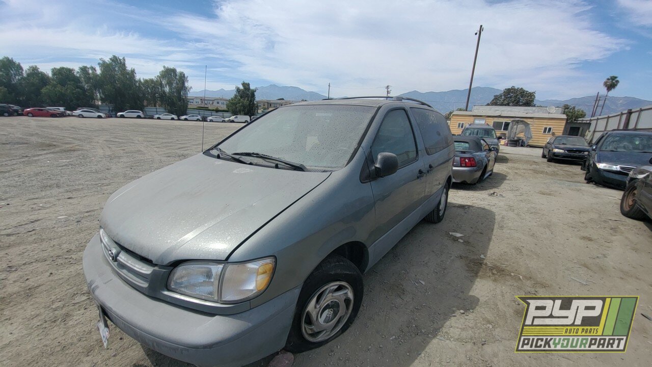 Photo of 2000 Toyota Sienna