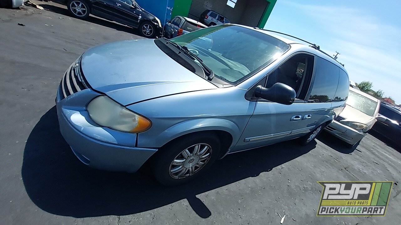 Photo of 2006 Chrysler Town & Country