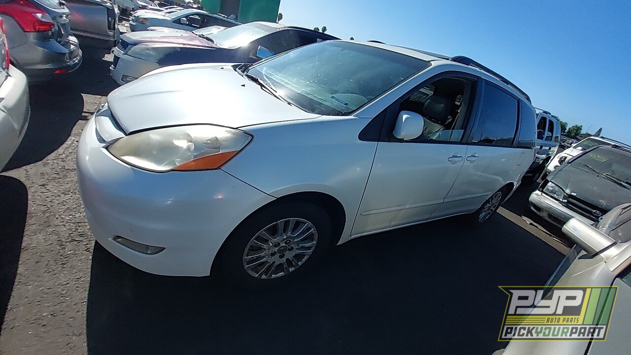Photo of 2010 Toyota Sienna