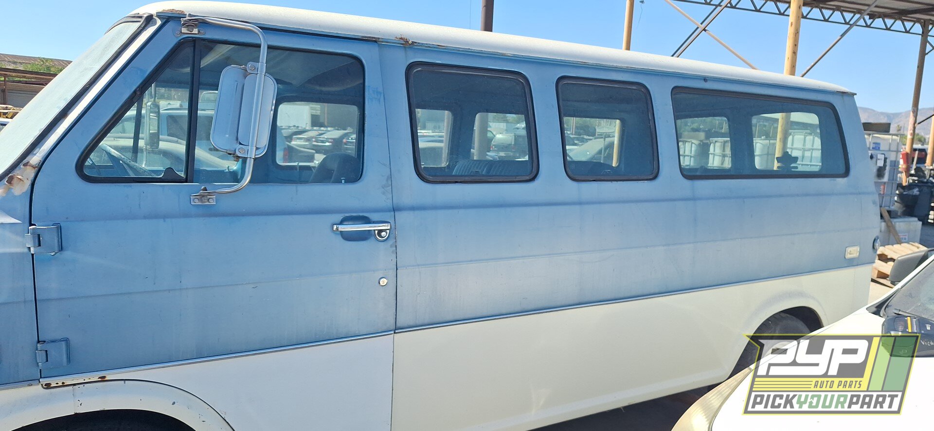 Photo of 1972 Ford E-200 Econoline
